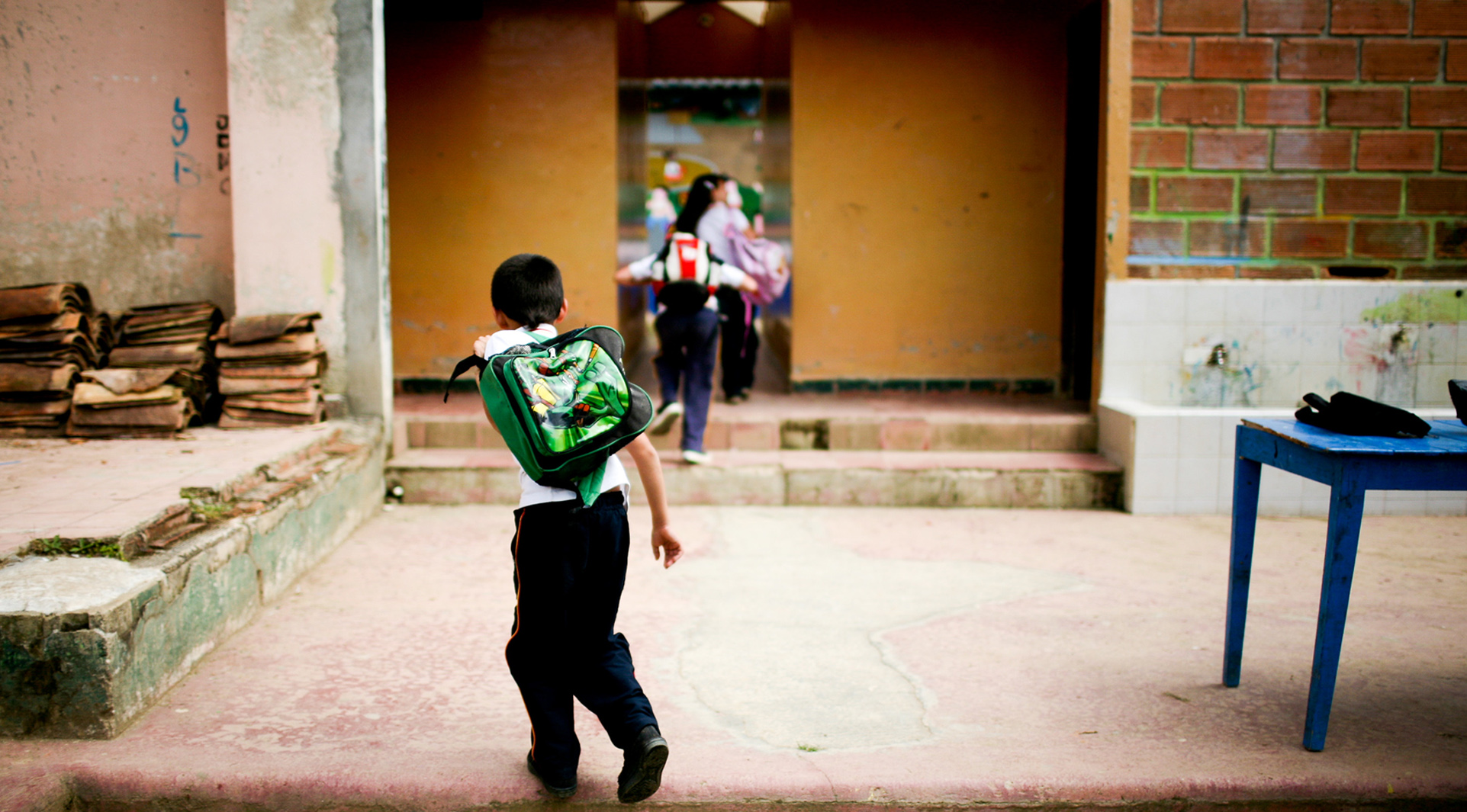 Culturally Responsive Pedagogies Outside the Classroom: Rehearsing the Capacity to Aspire to New Worlds in Contexts of War